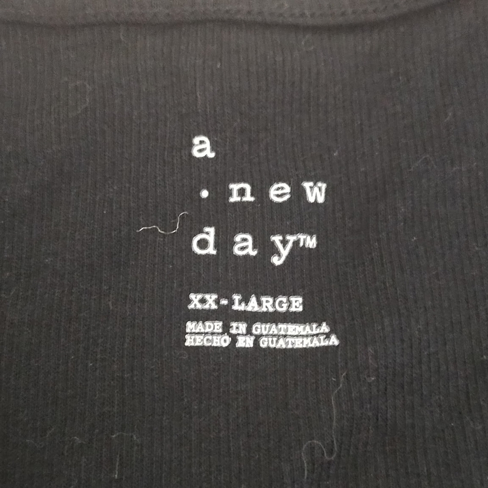 Bundle Of 4 Tank Tops - Picture 11 of 12